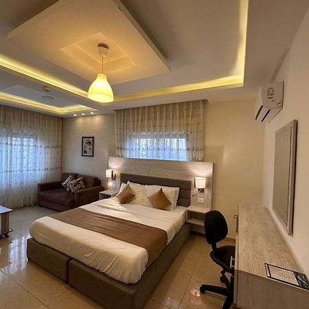 Alqimah Hotel Apartments Аман Екстериор снимка