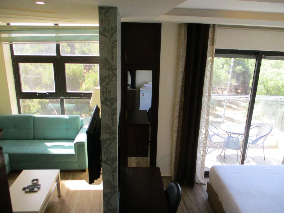 Alqimah Hotel Apartments Аман Екстериор снимка