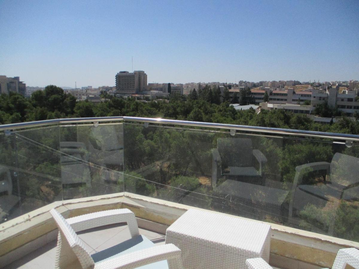 Alqimah Hotel Apartments Аман Екстериор снимка