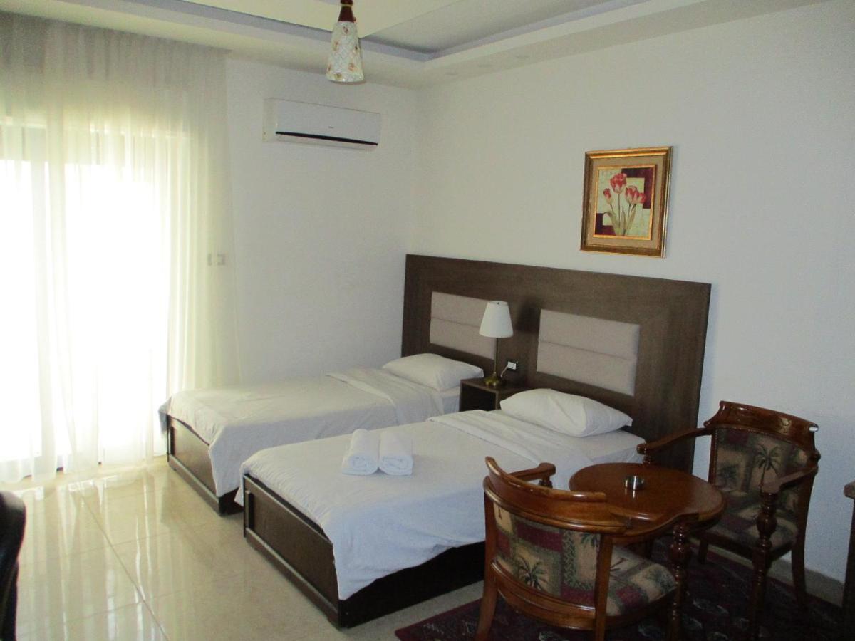 Alqimah Hotel Apartments Аман Екстериор снимка