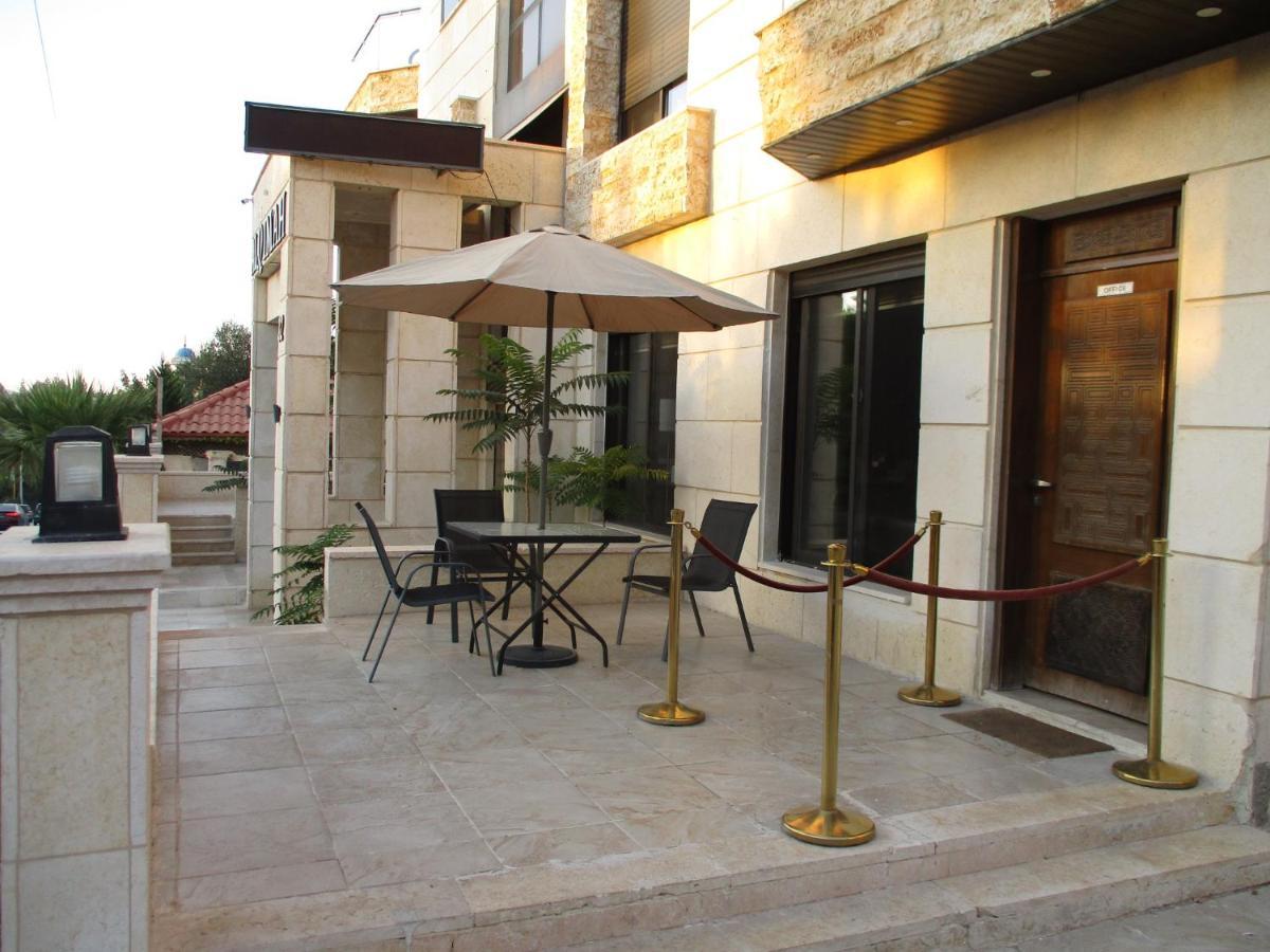 Alqimah Hotel Apartments Аман Екстериор снимка
