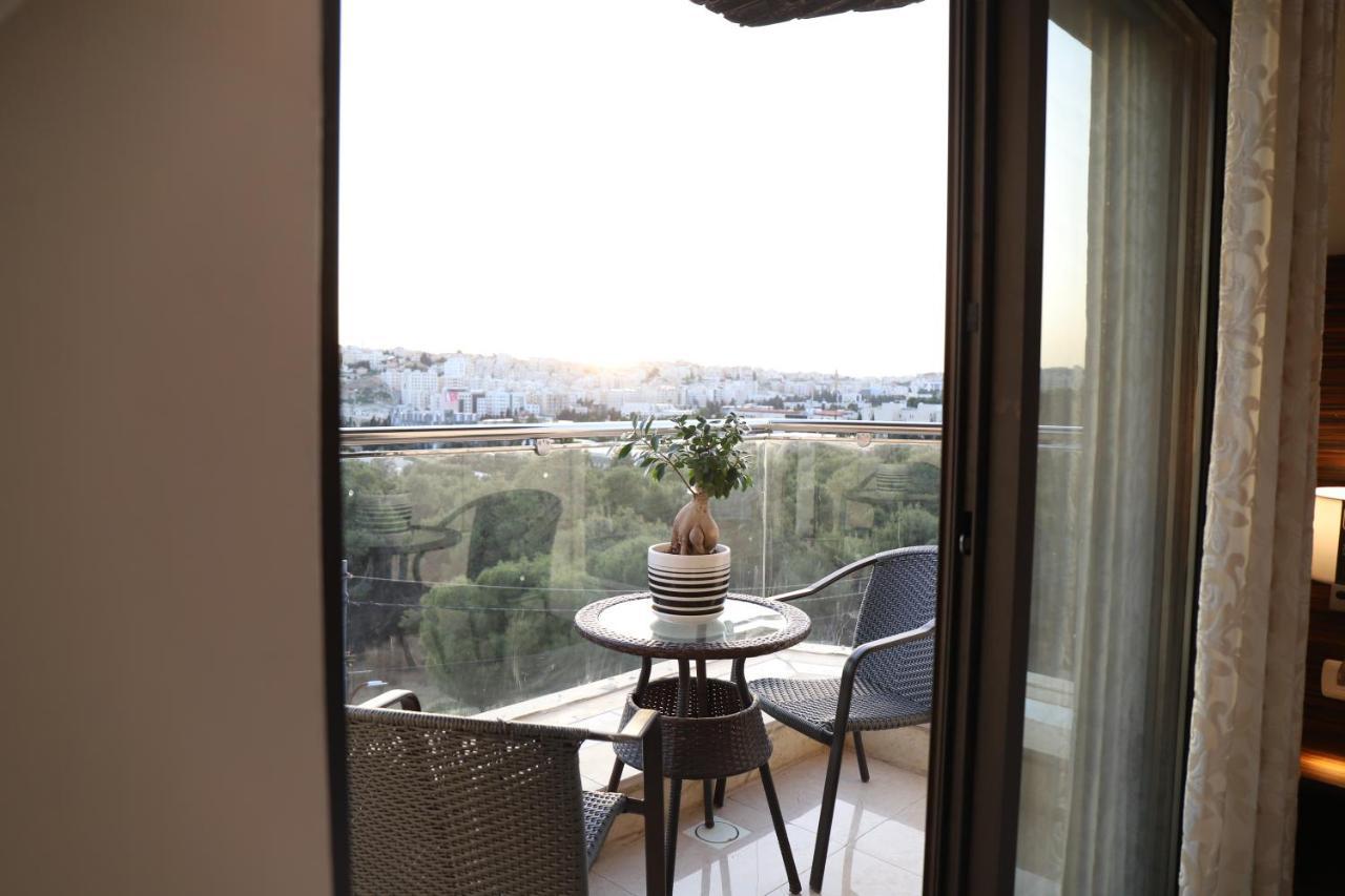Alqimah Hotel Apartments Аман Екстериор снимка
