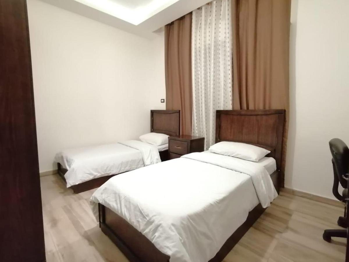 Alqimah Hotel Apartments Аман Екстериор снимка
