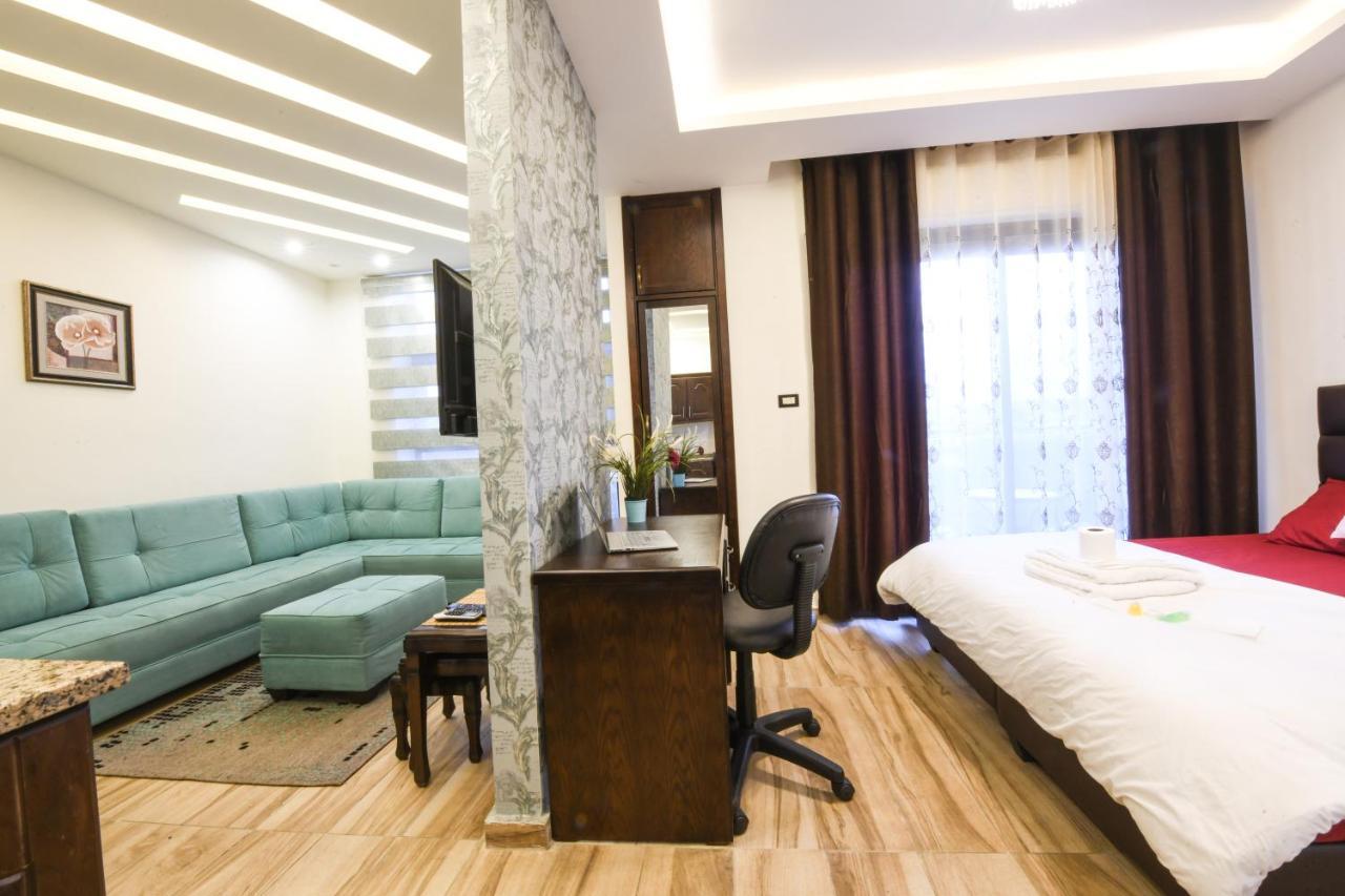 Alqimah Hotel Apartments Аман Екстериор снимка