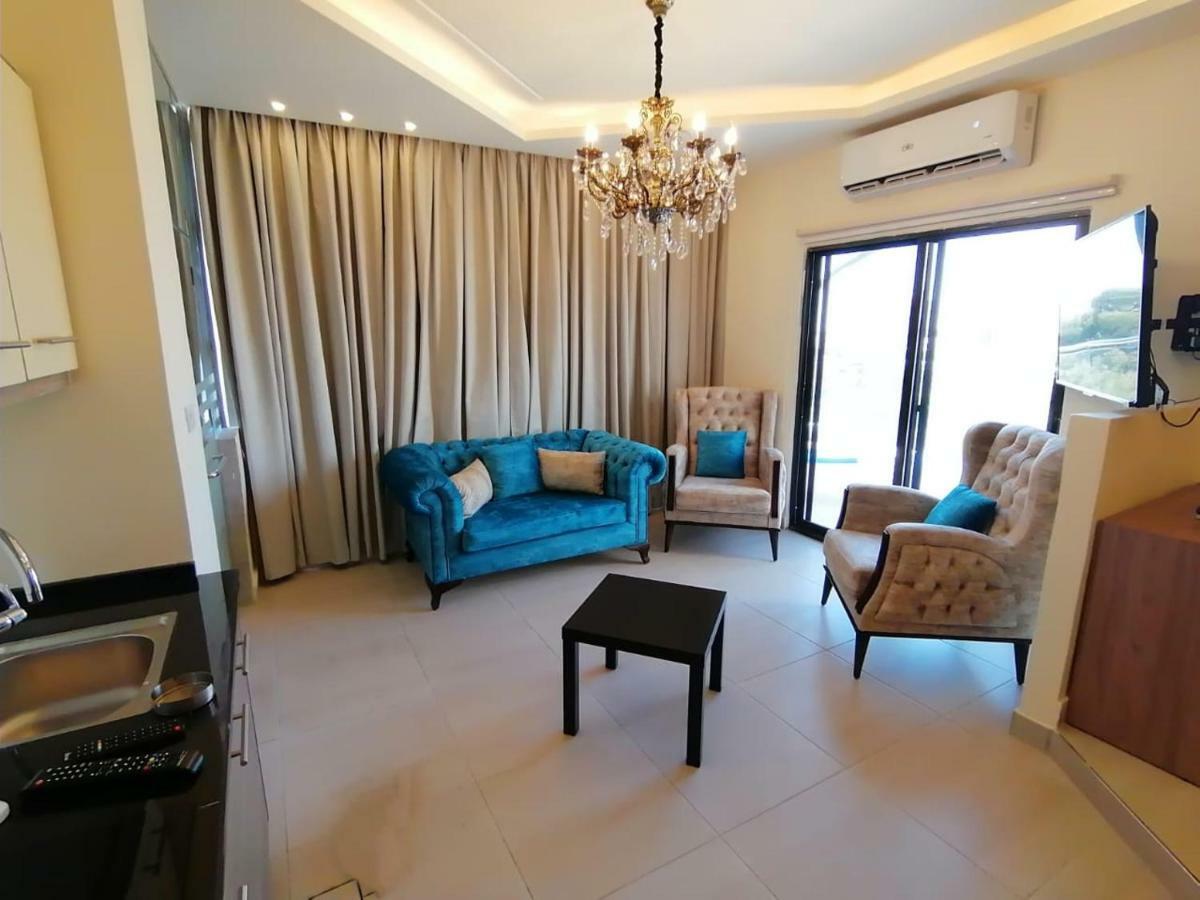 Alqimah Hotel Apartments Аман Екстериор снимка