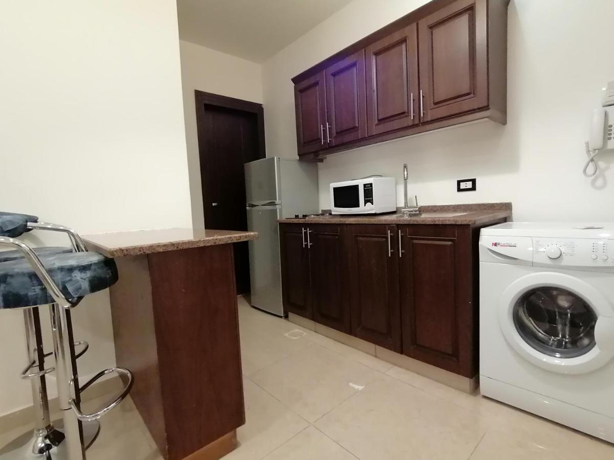Alqimah Hotel Apartments Аман Екстериор снимка