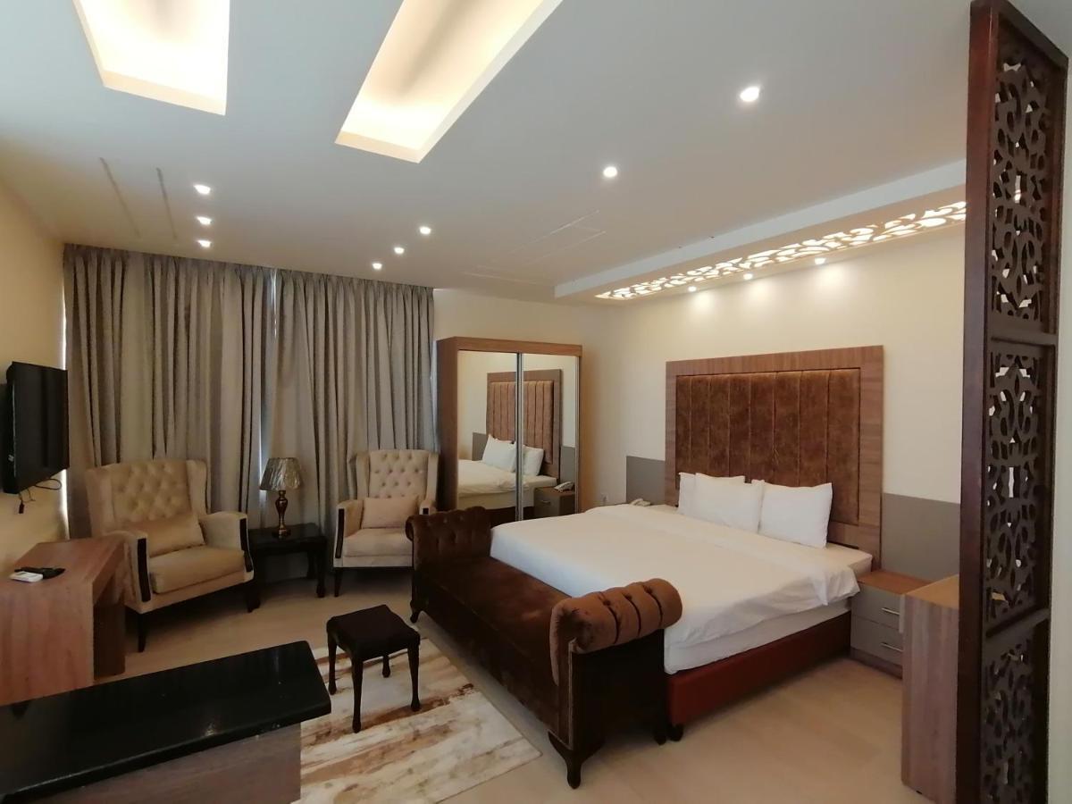 Alqimah Hotel Apartments Аман Екстериор снимка