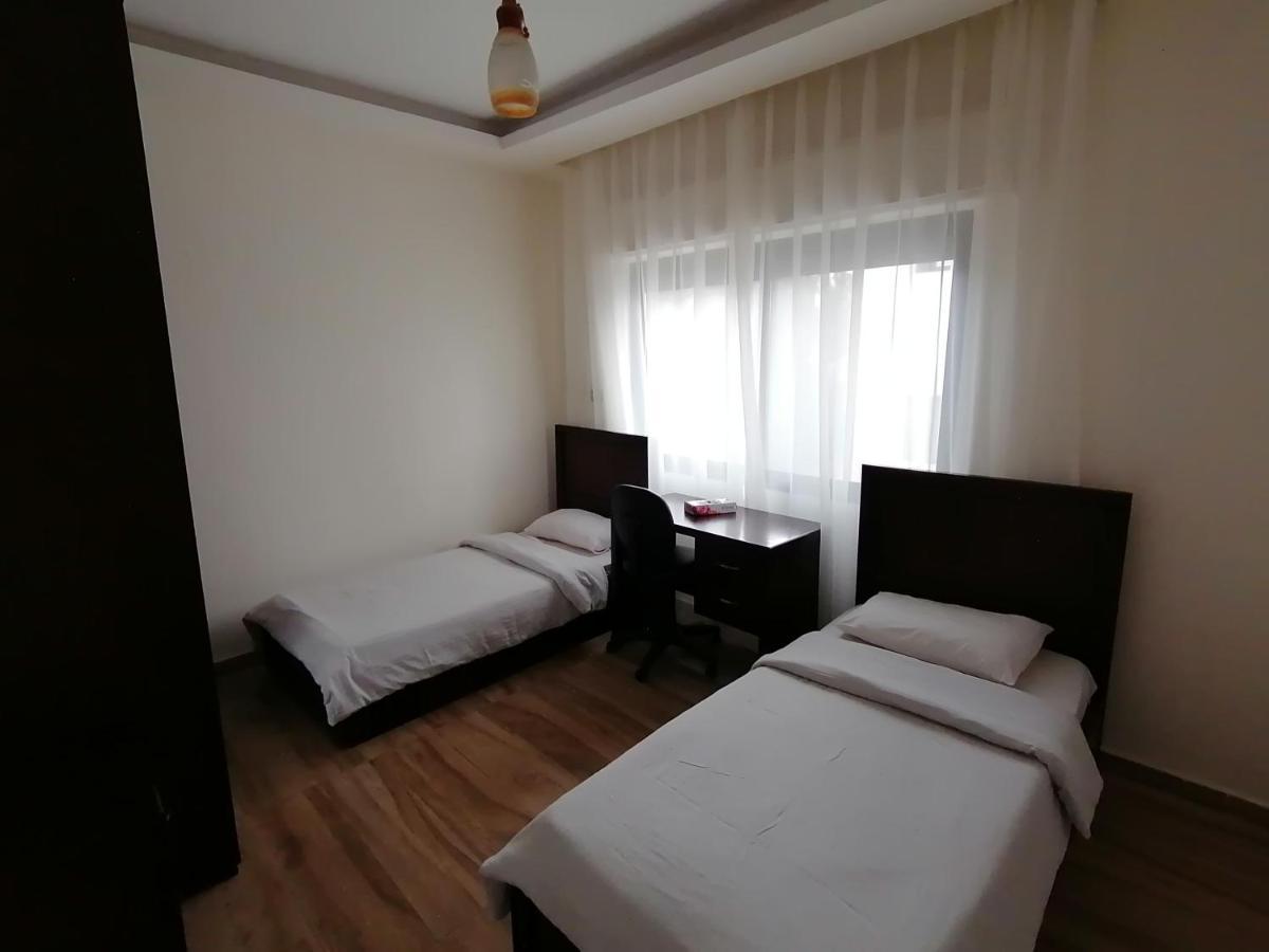 Alqimah Hotel Apartments Аман Екстериор снимка